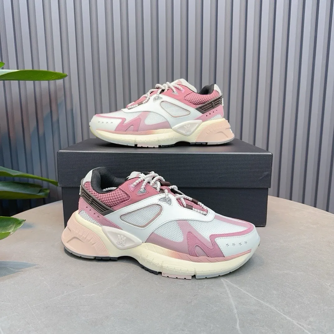 [AMIRI Amir] P: 760💰Size for couples: Female 35-40; Male 39-44; (Customized at 45.46) AMIRI Amir New Autumn and Winter Products New Autumn Latest Catwalk Couple Color Block Bread Casual Sports Shoes Series 〰 Casual fashion style full of details New generation of bone shoes popular classic upgrades Super comfortable and super popular! AUTRY is an exclusive version of AUTRY couple casual shoes from a high street brand in Los Angeles. Many celebrity Internet celebrities have the same style. Chinese new rapper Xiaobai Gali, Wang Yibo, Yang Mi and other Internet celebrity bloggers are competing for their feet. The three-dimensional molded metal logo on the side of the AJ1 shoe is on par with Nike's popular Fog. The heroic value instantly has a bit of punk rock flavor, all showing fashion sense and street style... ▪ Upper: original custom-made cowhide + original custom-made breathable mesh ▪Inner lining: original customized breathable mesh ▪Outsole: original molded two-color TPU rubber combination outsole.